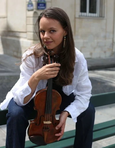 Violinist Galina Lanskaia outdoor shooting Paris