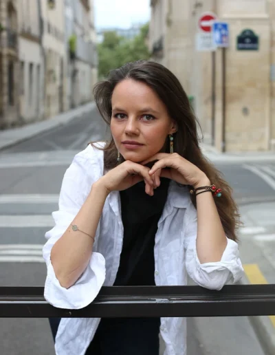 Violinist Galina Lanskaia outdoor shooting Paris